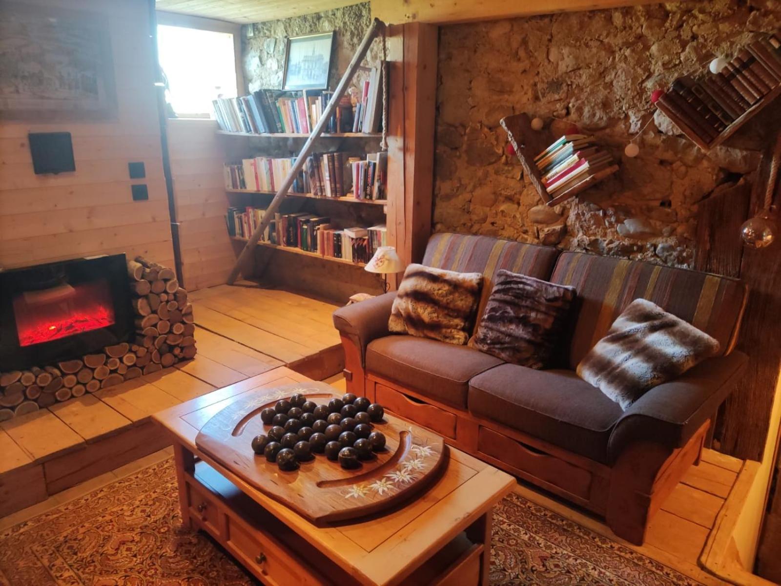 La Chambre Nature Chez Les Garcons Saint-Paul-sur-Yenne Dış mekan fotoğraf